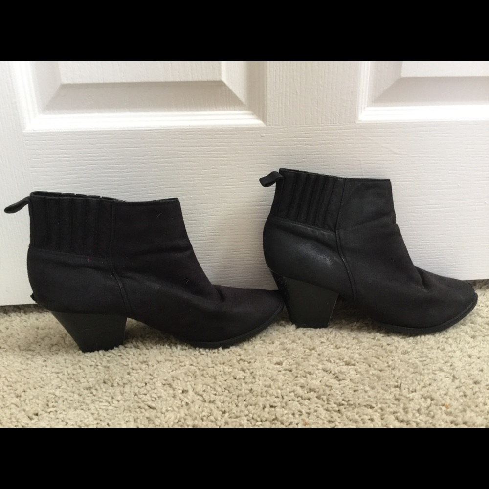booties - Picture 4 of 6